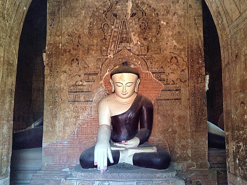 Thambula temple Buddha